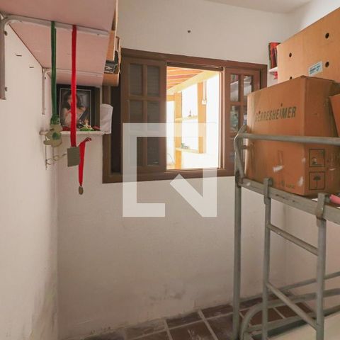 Casa à venda com 152m², 3 quartos e 2 vagas Casa à venda com 152m², 3 quartos e 2 vagasQuarto Serviço
