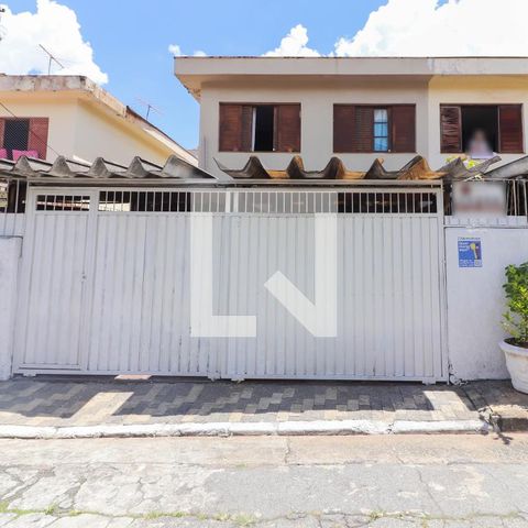 Casa à venda com 152m², 3 quartos e 2 vagas Casa à venda com 152m², 3 quartos e 2 vagasFachada Casa