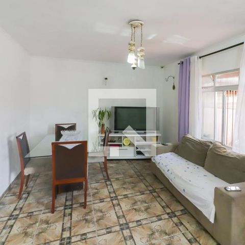 Casa à venda com 152m², 3 quartos e 2 vagas Casa à venda com 152m², 3 quartos e 2 vagasSala