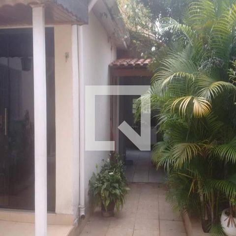 Casa à venda com 450m², 6 quartos e 2 vagasFoto 03