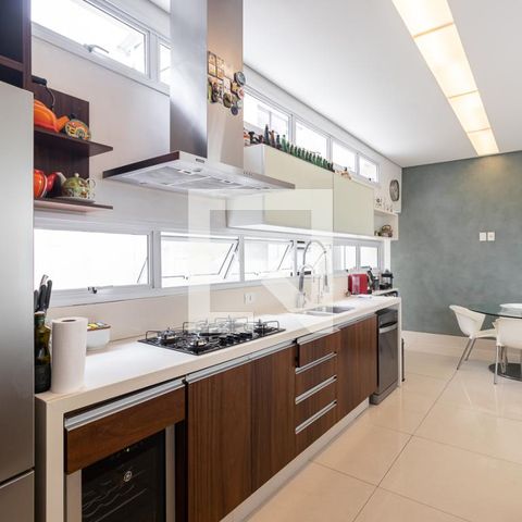 Casa à venda com 350m², 4 quartos e 5 vagas