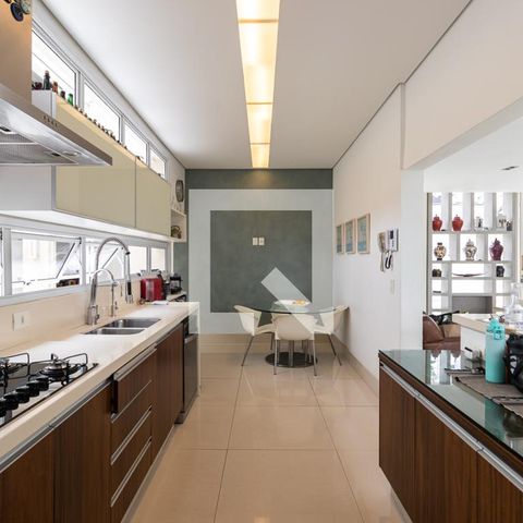 Casa à venda com 350m², 4 quartos e 5 vagas