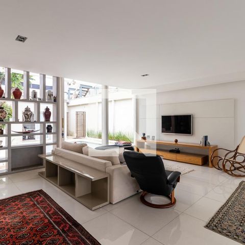 Casa à venda com 350m², 4 quartos e 5 vagas