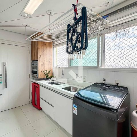 Apartamento à venda com 200m², 3 quartos e 6 vagasCozinha