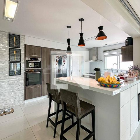 Apartamento à venda com 200m², 3 quartos e 6 vagasCozinha