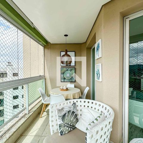 Apartamento à venda com 200m², 3 quartos e 6 vagasVaranda
