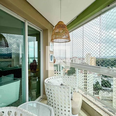 Apartamento à venda com 200m², 3 quartos e 6 vagasVaranda
