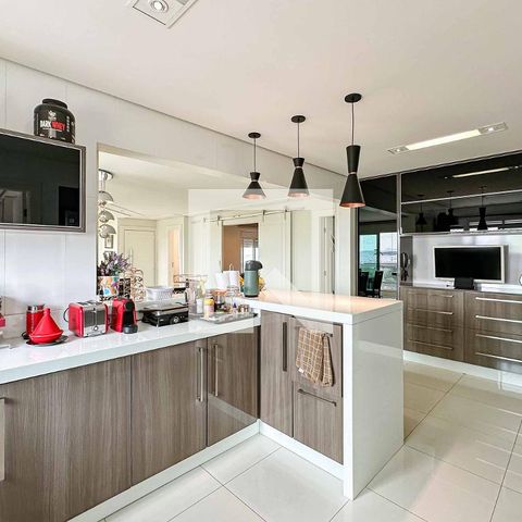 Apartamento à venda com 200m², 3 quartos e 6 vagasCozinha