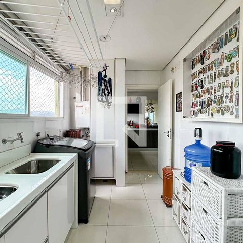 Apartamento à venda com 200m², 3 quartos e 6 vagasCozinha