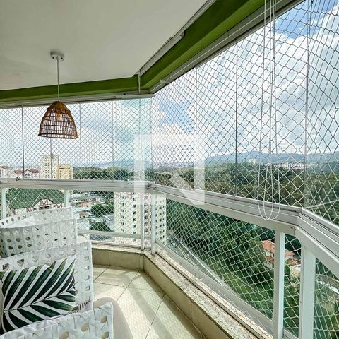 Apartamento à venda com 200m², 3 quartos e 6 vagasVaranda