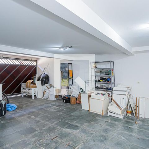 Casa de condomínio à venda com 166m², 3 quartos e 5 vagas Casa de condomínio à venda com 166m², 3 quartos e 5 vagasGaragem