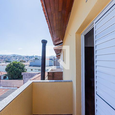Casa de condomínio à venda com 166m², 3 quartos e 5 vagas Casa de condomínio à venda com 166m², 3 quartos e 5 vagasVaranda suite