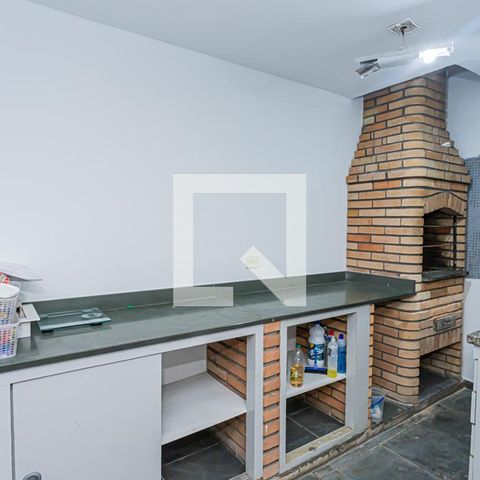 Casa de condomínio à venda com 166m², 3 quartos e 5 vagas Casa de condomínio à venda com 166m², 3 quartos e 5 vagasChurrasqueira