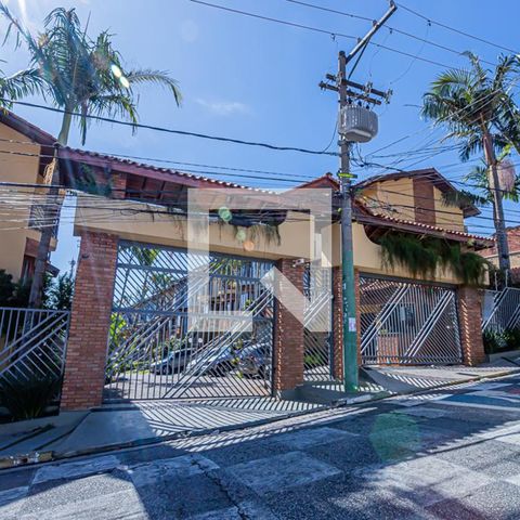 Casa de condomínio à venda com 166m², 3 quartos e 5 vagas Casa de condomínio à venda com 166m², 3 quartos e 5 vagasFachada