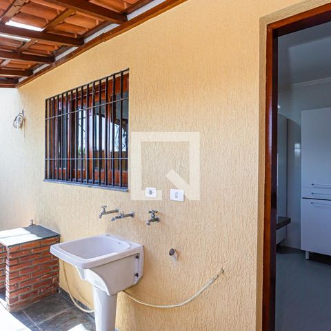 Casa de condomínio à venda com 166m², 3 quartos e 5 vagas Casa de condomínio à venda com 166m², 3 quartos e 5 vagasÁrea de serviço