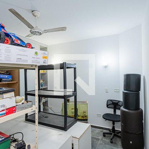 Casa de condomínio à venda com 166m², 3 quartos e 5 vagas Casa de condomínio à venda com 166m², 3 quartos e 5 vagasEscritório