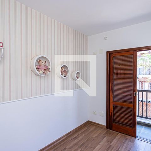 Casa de condomínio à venda com 166m², 3 quartos e 5 vagas Casa de condomínio à venda com 166m², 3 quartos e 5 vagasQuarto 1