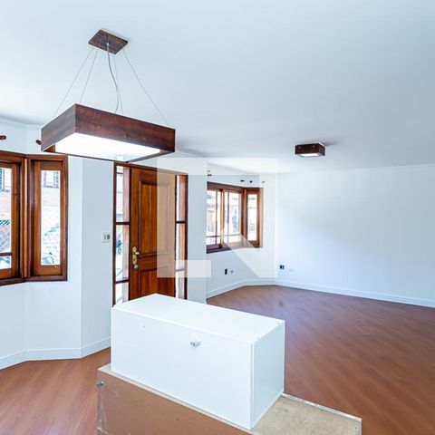 Casa de condomínio à venda com 166m², 3 quartos e 5 vagas Casa de condomínio à venda com 166m², 3 quartos e 5 vagasSala