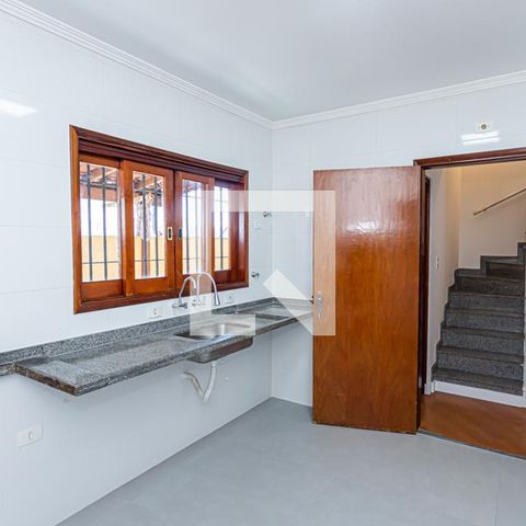 Casa de condomínio à venda com 166m², 3 quartos e 5 vagas Casa de condomínio à venda com 166m², 3 quartos e 5 vagasCozinha