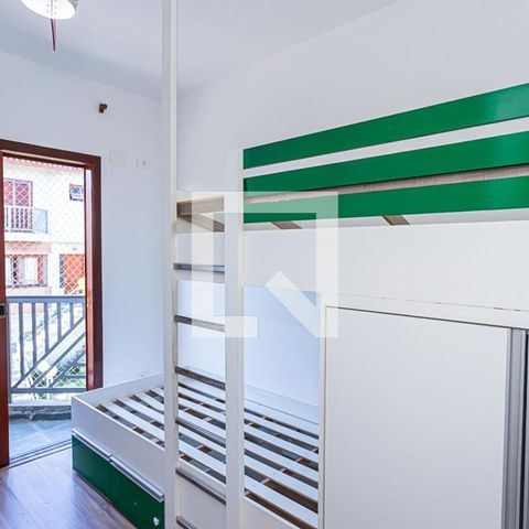 Casa de condomínio à venda com 166m², 3 quartos e 5 vagas Casa de condomínio à venda com 166m², 3 quartos e 5 vagasQuarto 2