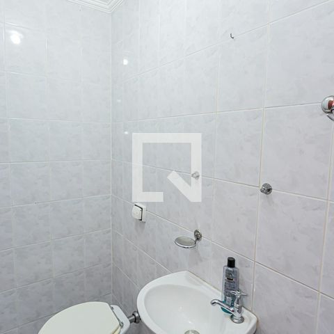 Casa de condomínio à venda com 166m², 3 quartos e 5 vagas Casa de condomínio à venda com 166m², 3 quartos e 5 vagasLavabo garagem