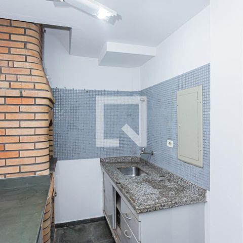 Casa de condomínio à venda com 166m², 3 quartos e 5 vagas Casa de condomínio à venda com 166m², 3 quartos e 5 vagasChurrasqueira