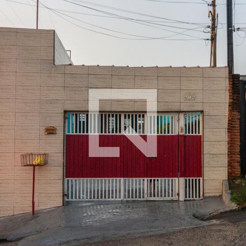Casa à venda com 300m², 5 quartos e 3 vagasFachada