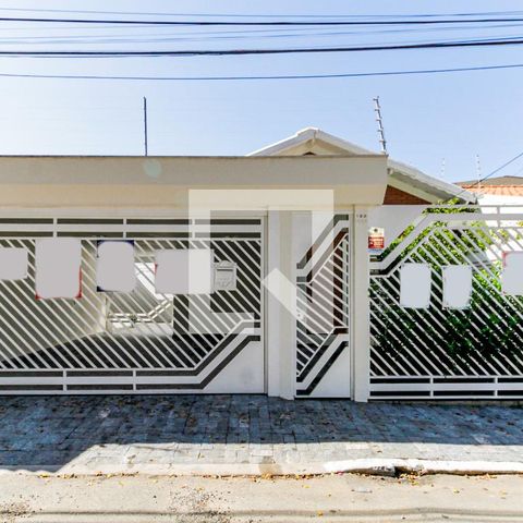 Casa à venda com 300m², 5 quartos e 5 vagasFachada