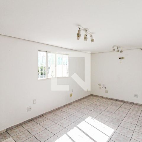 Casa à venda com 300m², 5 quartos e 5 vagasSalão