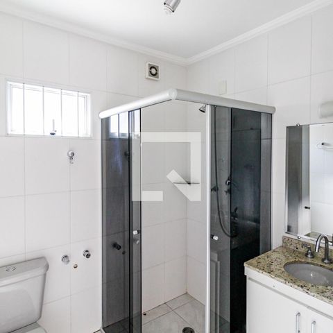 Casa à venda com 300m², 5 quartos e 5 vagasBanheiro Suíte 3