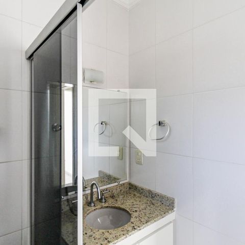 Casa à venda com 300m², 5 quartos e 5 vagasBanheiro Suíte 3
