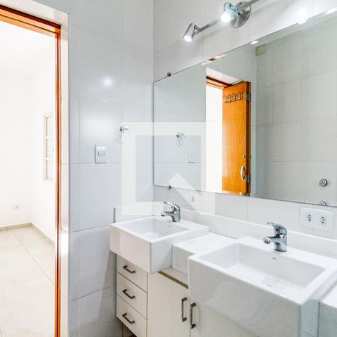 Casa à venda com 300m², 5 quartos e 5 vagasBanheiro Suíte 2