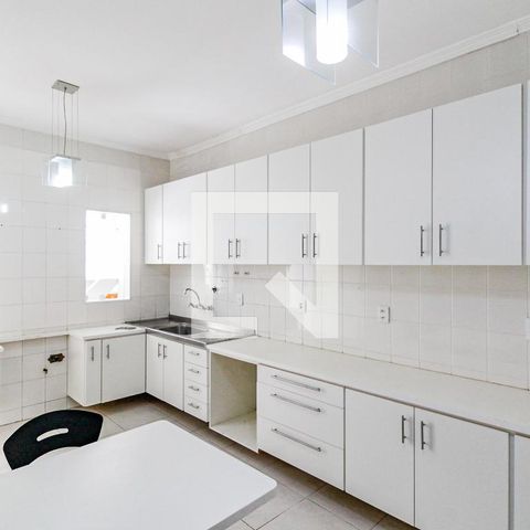 Casa à venda com 300m², 5 quartos e 5 vagasCozinha