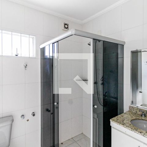 Casa à venda com 300m², 5 quartos e 5 vagasBanheiro Suíte 3