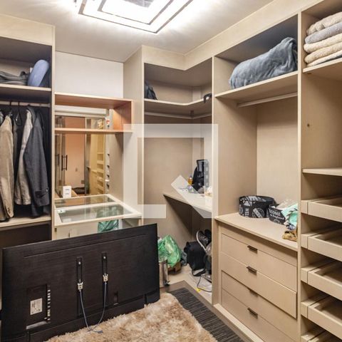 Apartamento à venda com 106m², 3 quartos e 2 vagasCloset da Suíte 01