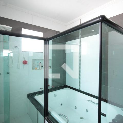 Casa para alugar com 473m², 5 quartos e 5 vagasBanheiro da Suite Master
