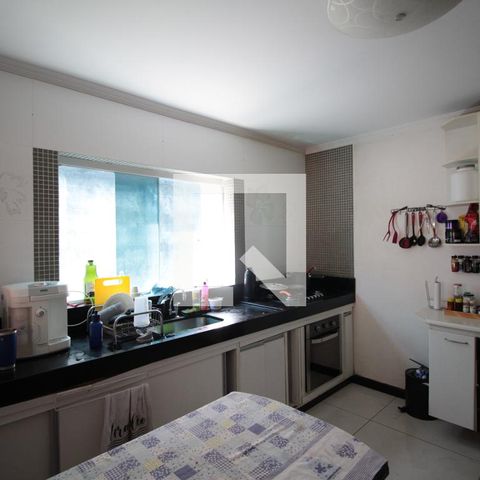 Casa para alugar com 473m², 5 quartos e 5 vagasCozinha
