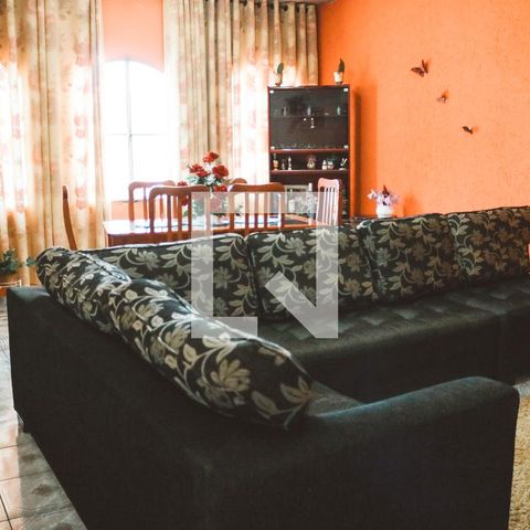 Casa à venda com 500m², 4 quartos e 4 vagasSala