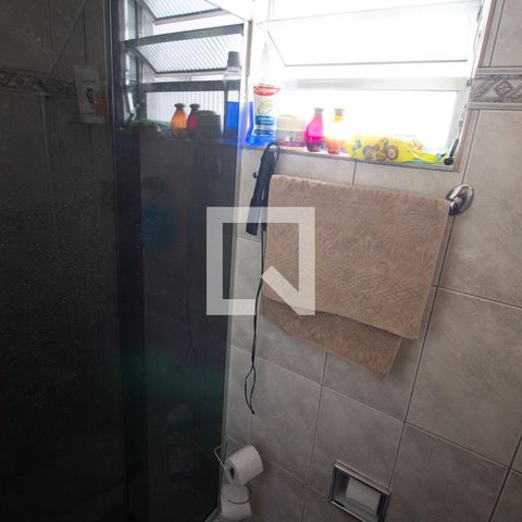 Casa à venda com 120m², 3 quartos e 1 vaga Casa à venda com 120m², 3 quartos e 1 vagaBanheiro