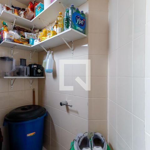 Apartamento à venda com 90m², 3 quartos e 2 vagas Apartamento à venda com 90m², 3 quartos e 2 vagasBanheiro de Serviço