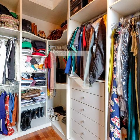Apartamento à venda com 90m², 3 quartos e 2 vagas Apartamento à venda com 90m², 3 quartos e 2 vagasCloset