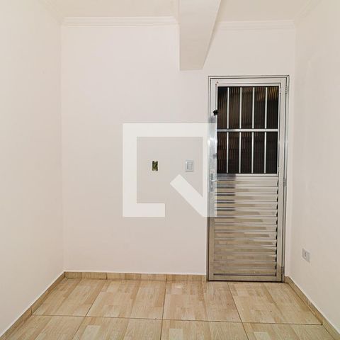Casa à venda com 40m², 1 quarto e sem vagaSala