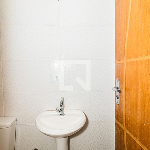 Casa à venda com 40m², 1 quarto e sem vagaBanheiro