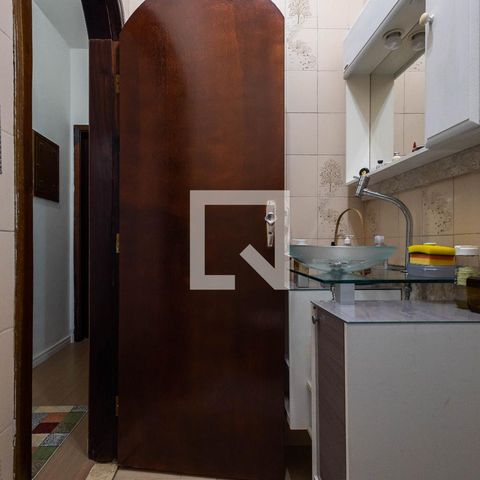 Casa à venda com 200m², 4 quartos e 2 vagasBanheiro 2