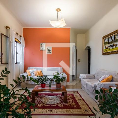 Casa à venda com 200m², 4 quartos e 2 vagasSala