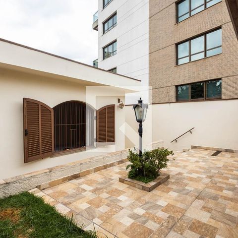 Casa à venda com 200m², 4 quartos e 2 vagasQuintal