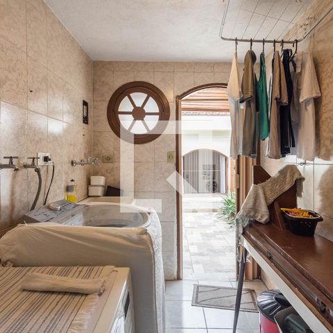 Casa à venda com 200m², 4 quartos e 2 vagasÁrea de Serviço
