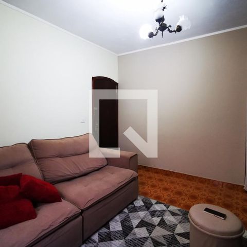 Casa à venda com 135m², 2 quartos e 2 vagasSala 