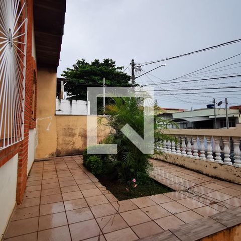Casa à venda com 135m², 2 quartos e 2 vagasQuintal