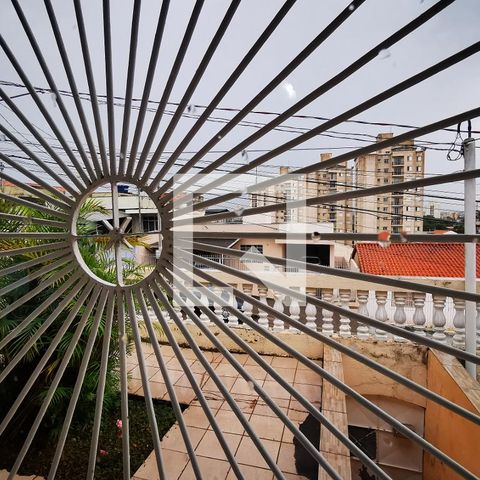 Casa à venda com 135m², 2 quartos e 2 vagasSala 
